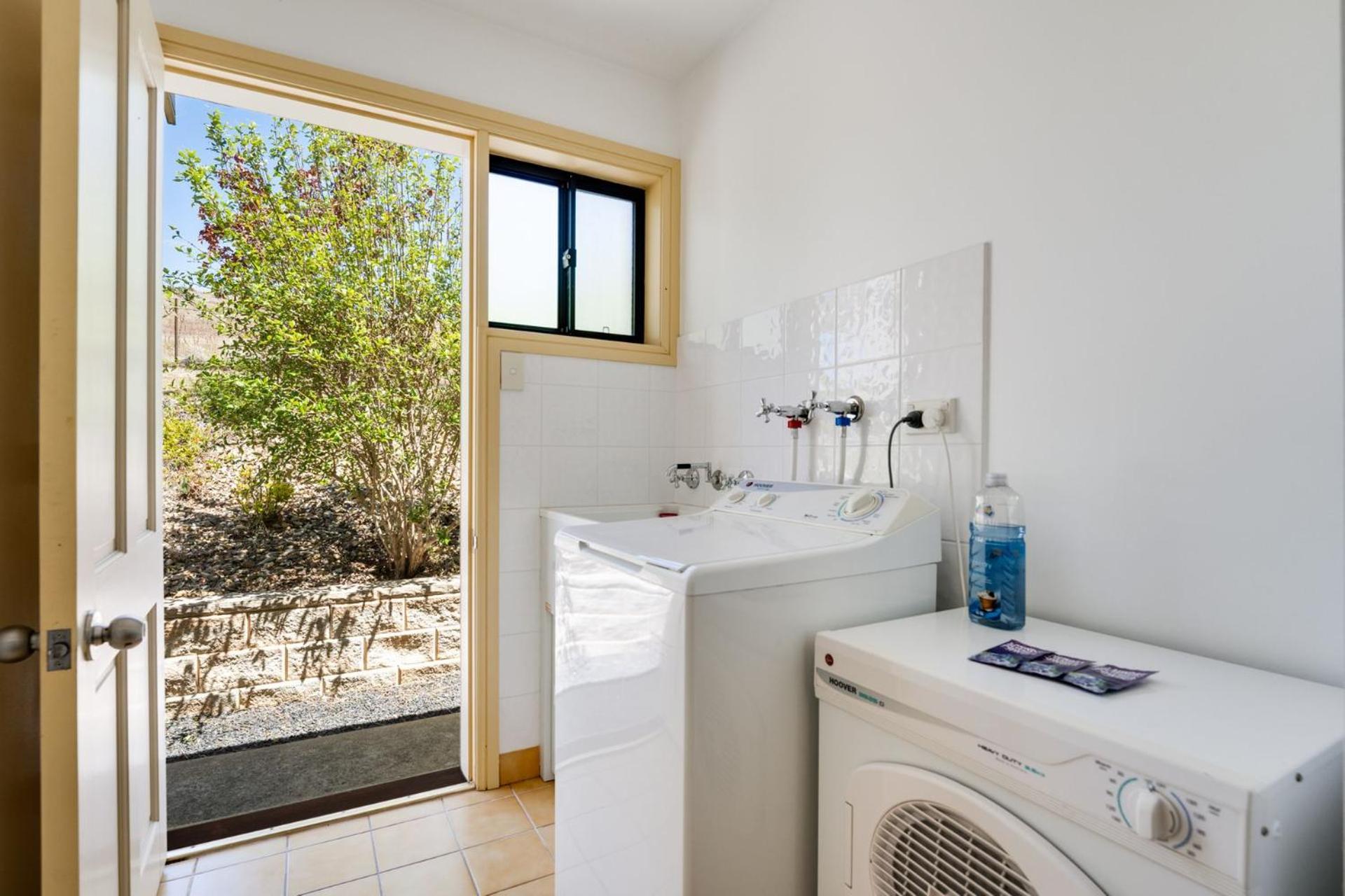 Dromaius 5 - 3Br Townhouse L Lake Views L Spa Bath L Wifi L Bbq Джиндабайн Екстериор снимка